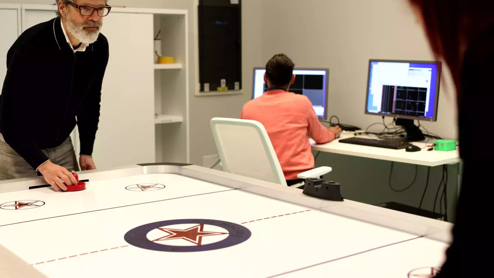 persone in laboratorio ricerca Rovereto
